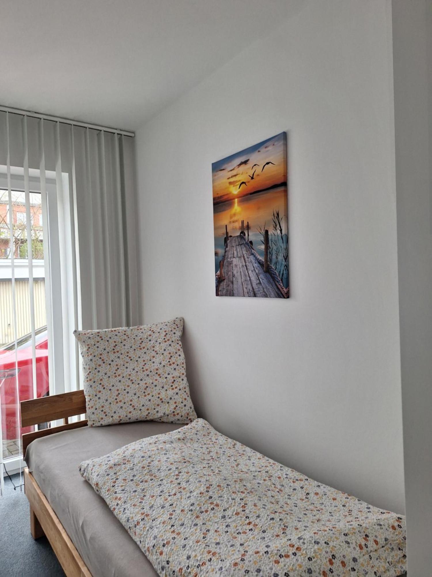 Maje Am Alten Binnenhafen Emden Exterior foto